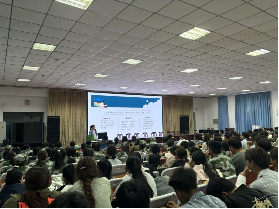管理服务学院大数据与会计、大数据与财务管理专业入学教育顺利举行(2)451.png